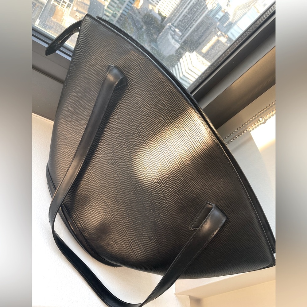 Louis Vuitton Black Jacques Epi leather bag Excellent condition